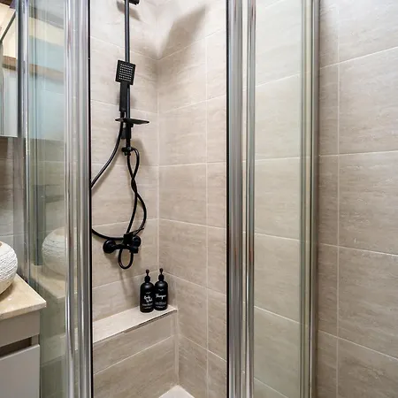 Apartmanhotel Urban Quarters - Guemuessuyu 3*