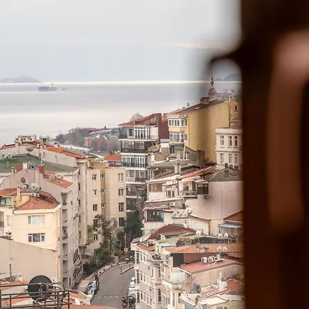 Urban Quarters - Guemuessuyu Lägenhetshotell Istanbul
