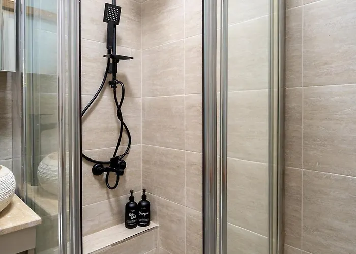 Aparthotel Urban Quarters - Guemuessuyu 3*